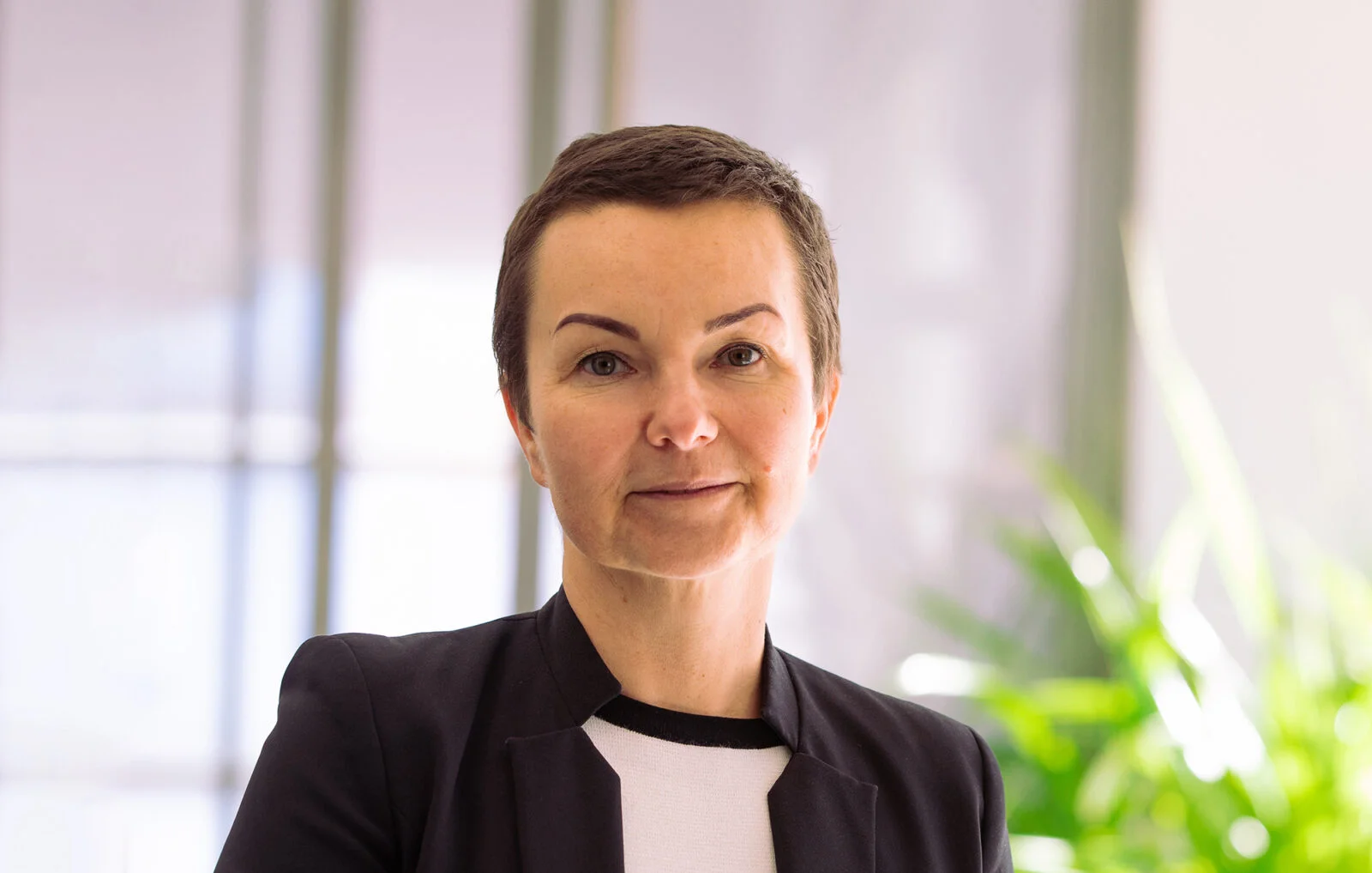 Nadchodzi czas decyzji! Rozmowa z prof. Anną Pacześniak o frekwencji, młodych wyborcach i dezinformacji.