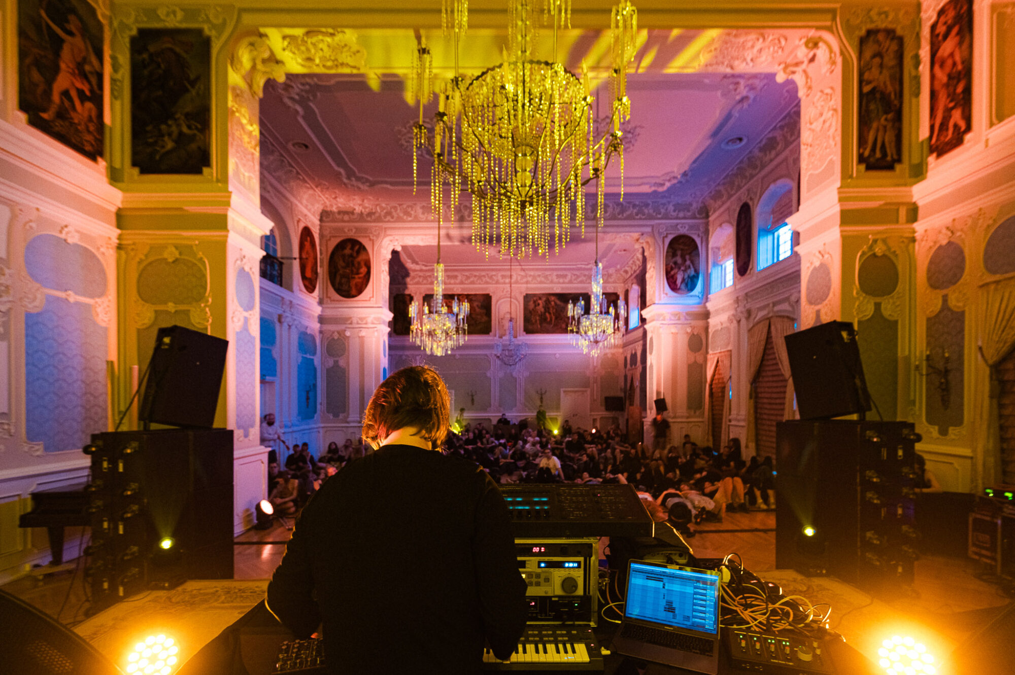 Podział między ambientem a klubem? To bardziej skomplikowane – tak było na 16. Up to Date Festival