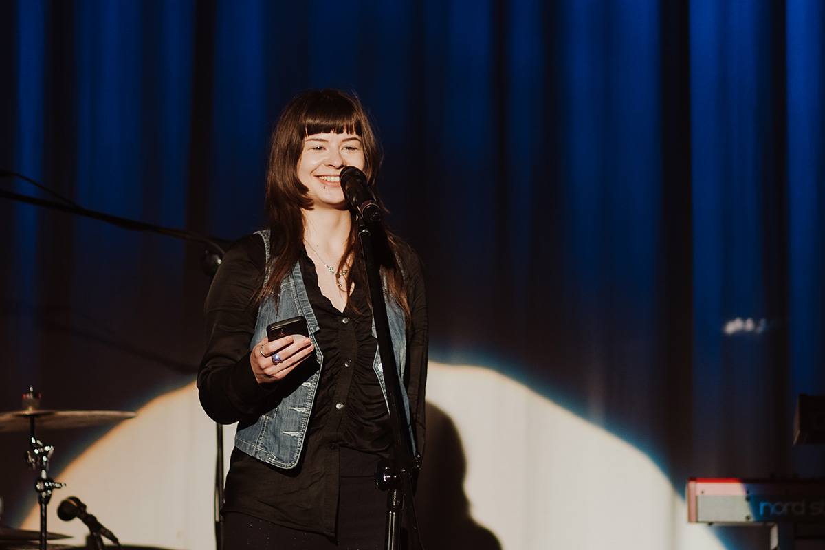 Slam poetycki a poezja tradycyjna – rywalizacja czy współistnienie?