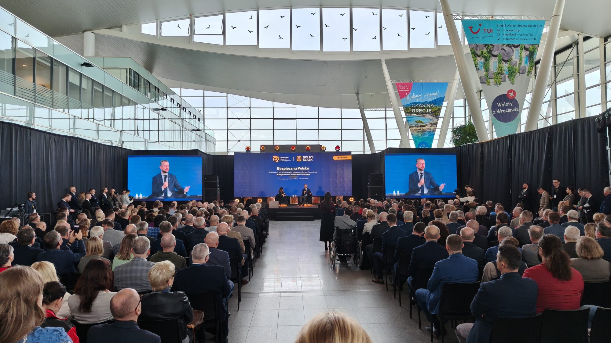 Bezpieczeństwo, inwestycje i wspólnota. Lotnisko we Wrocławiu gospodarzem 12. Dolnośląskiego Kongresu Samorządowego