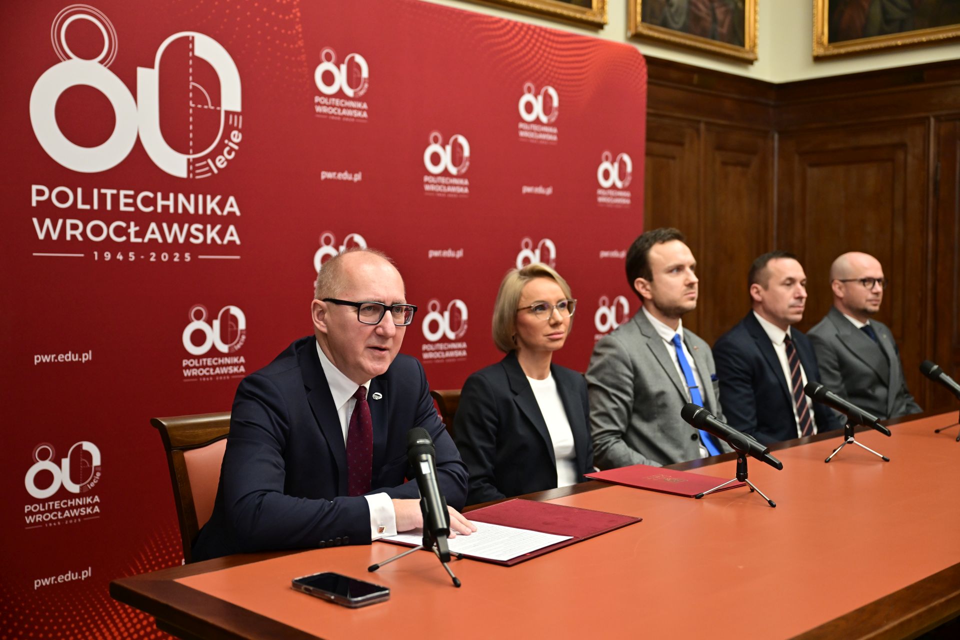 Gigafabryka AI we Wrocławiu? PWr walczy o potężną inwestycję