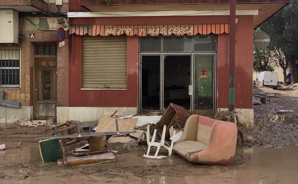 Dlaczego Hiszpanie boją się deszczu? Mroczne kulisy dymisji Carlosa Mazóna