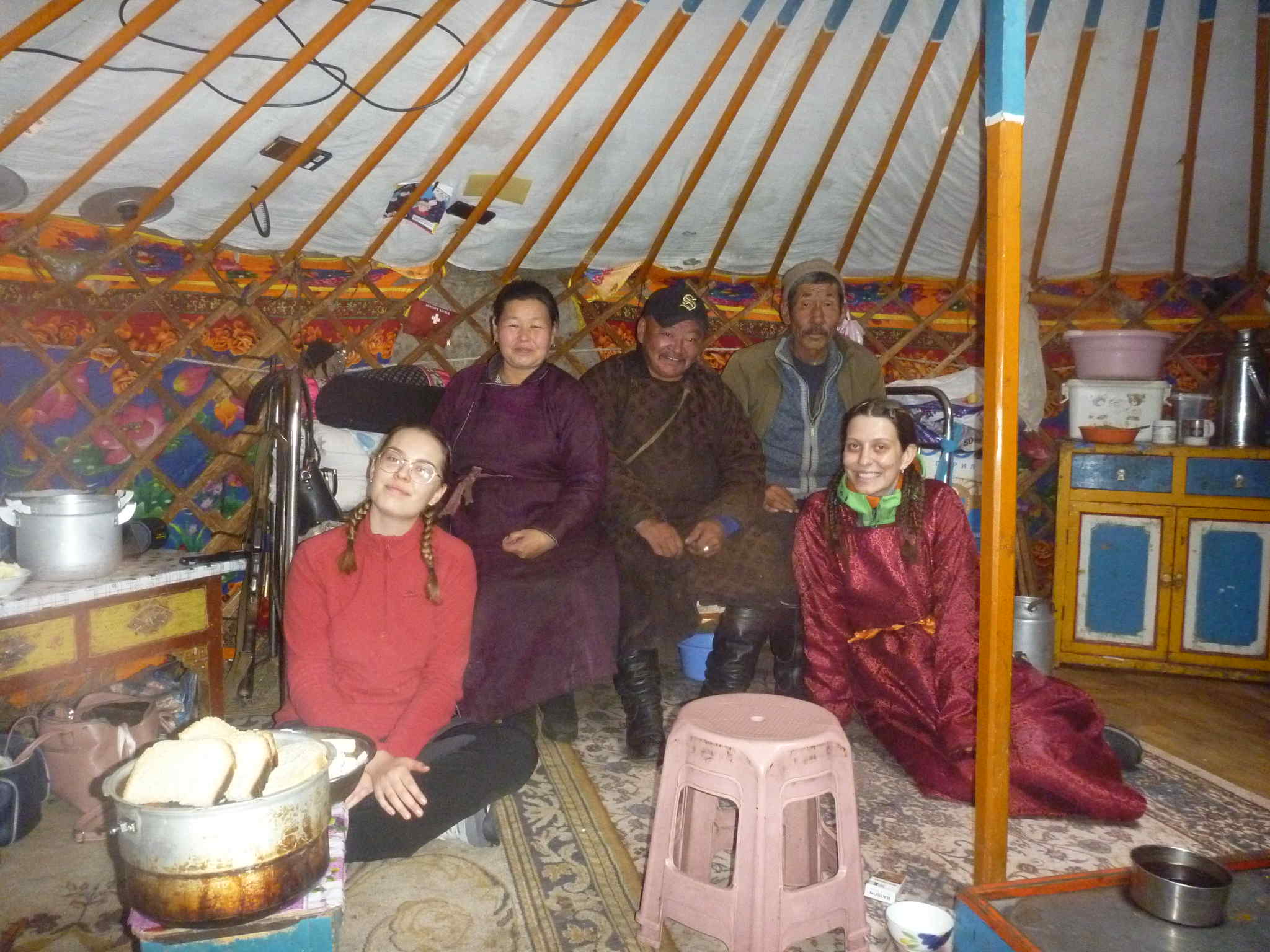 W tipi z Tsaatanami – wrocławska wyprawa psychologiczna do serca Mongolii