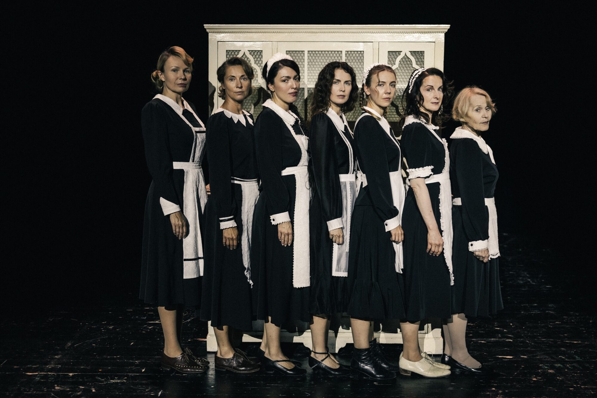 Recenzja z Pełnej Kultury: spektakl  „Służące do wszystkiego”